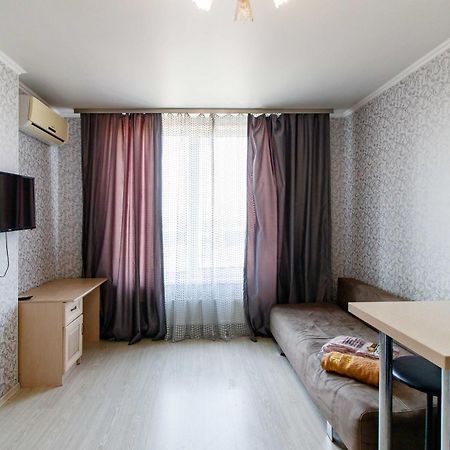 Апартаменты Kvartirkoff Na Bogatirskaya 6A, 10 Floor Киев Экстерьер фото